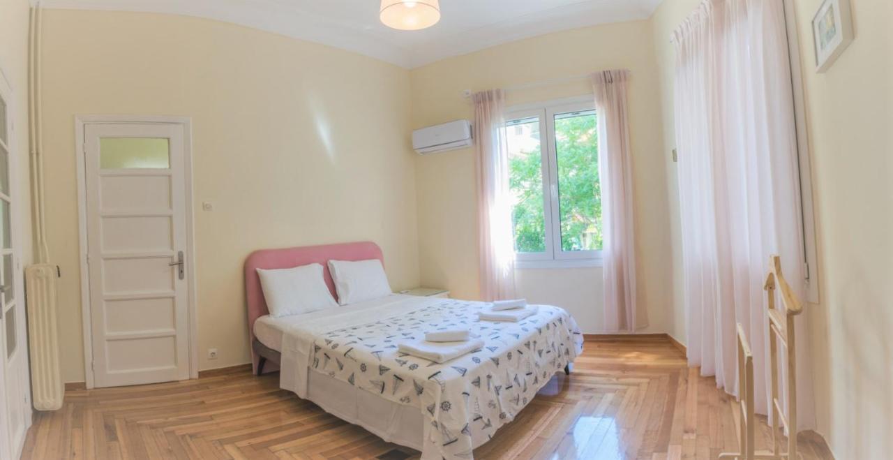 The Athenian House -Duxiana Bed Apartment Екстериор снимка
