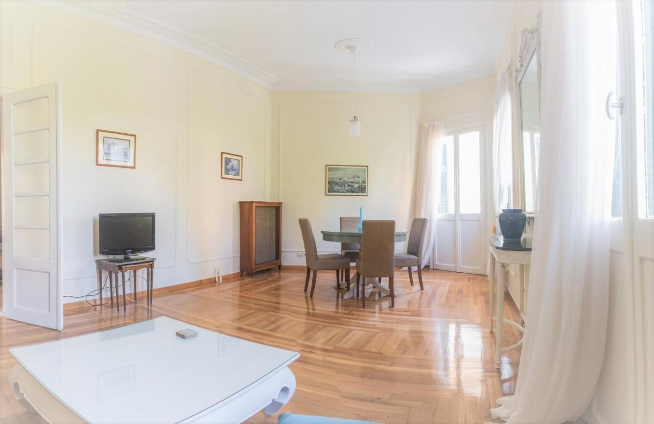 The Athenian House -Duxiana Bed Apartment Екстериор снимка