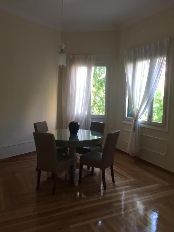 The Athenian House -Duxiana Bed Apartment Екстериор снимка